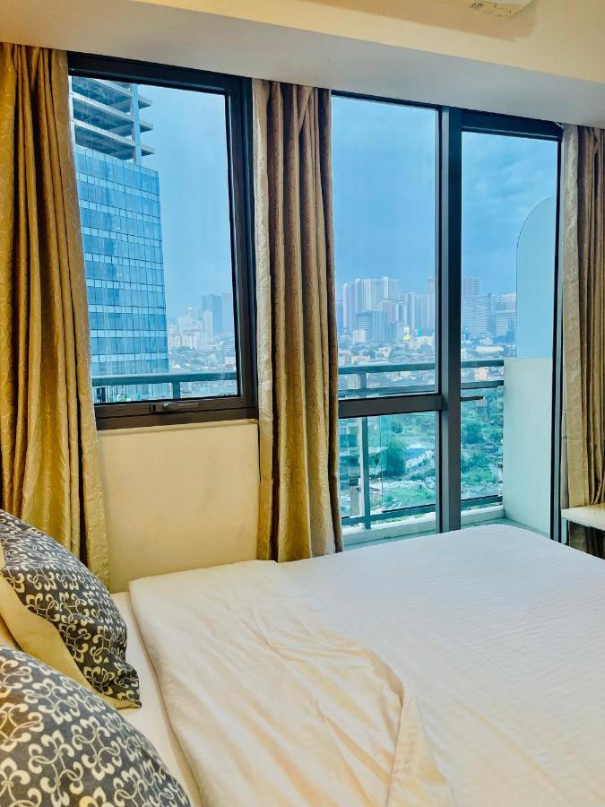 Sakura Apartment Manila Bagian luar foto