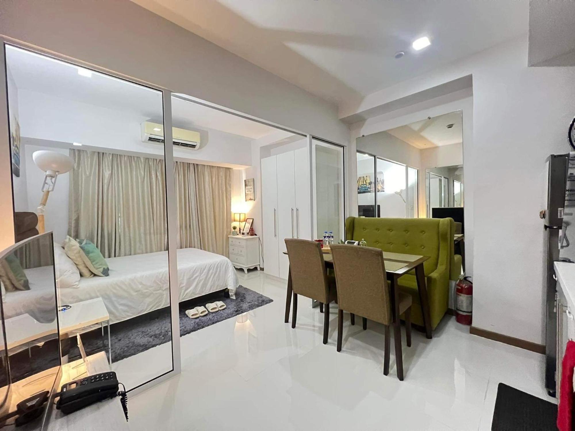Sakura Apartment Manila Bagian luar foto