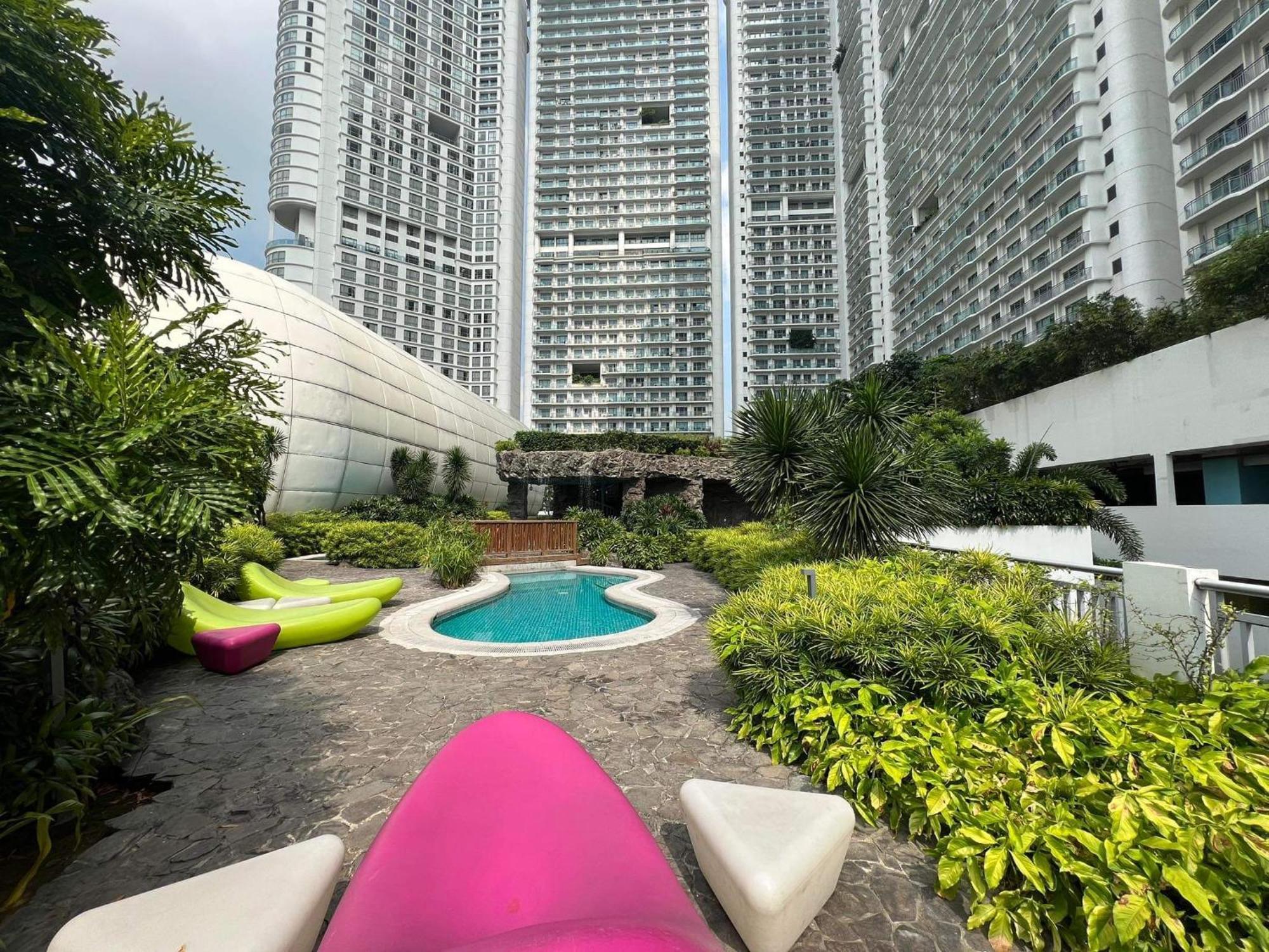 Sakura Apartment Manila Bagian luar foto
